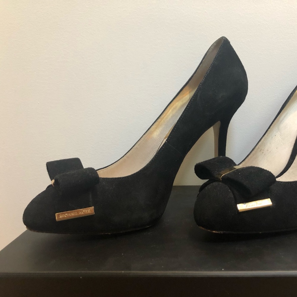 MICHAEL Michael Kors Black Suede heels